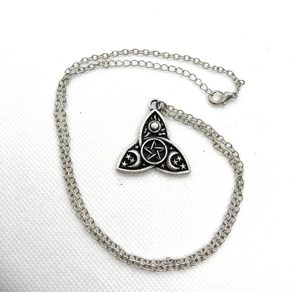 Triquetra Sun Moon Stars Pentacle Necklace - Picture 4 of 8